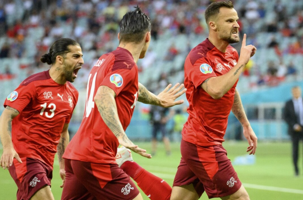  独行侠角色球员集体爆发击溃湖人防线